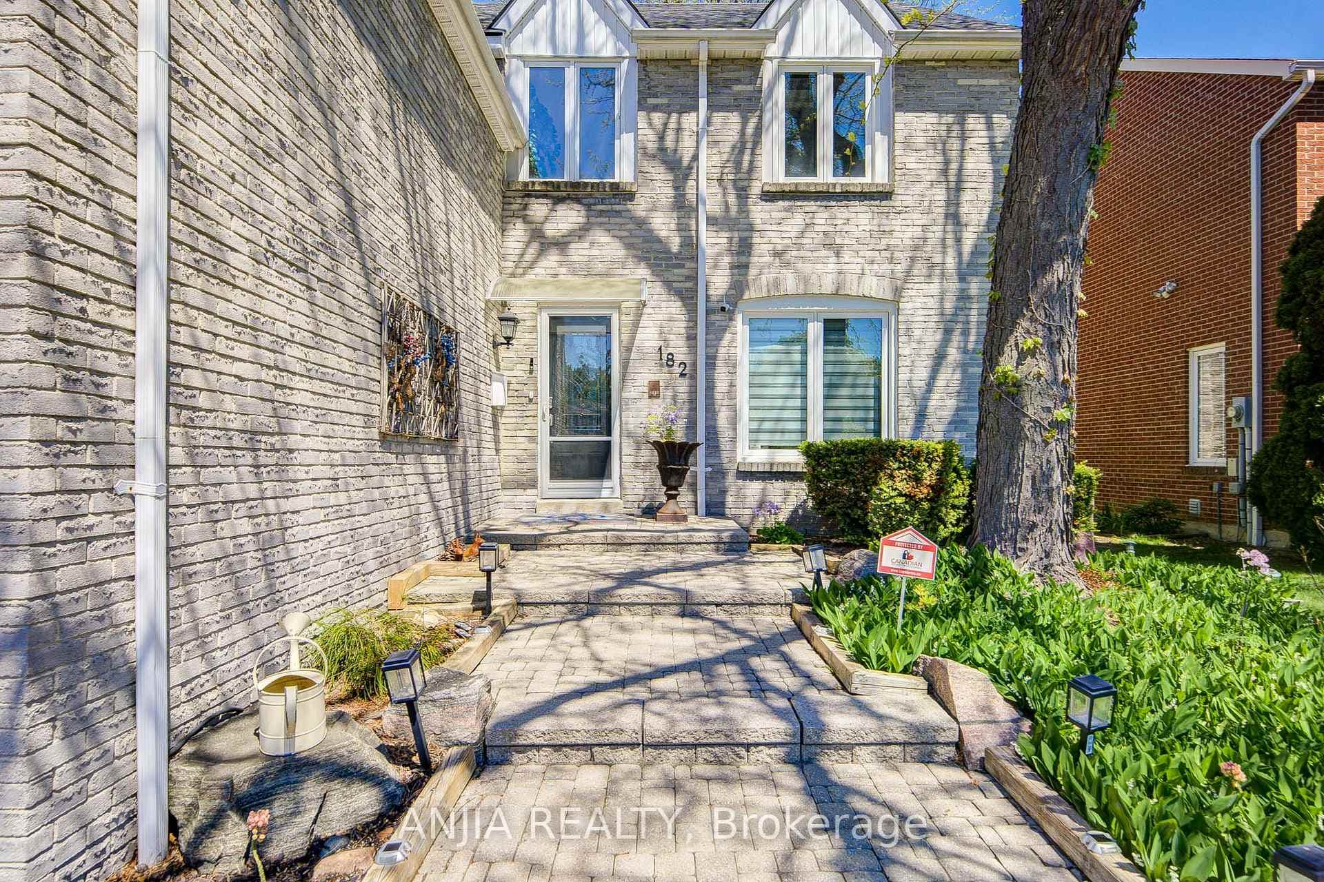 182 Carlton Road photo 4