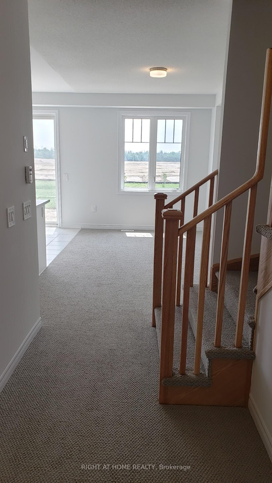 86 Edminston Drive photo 3