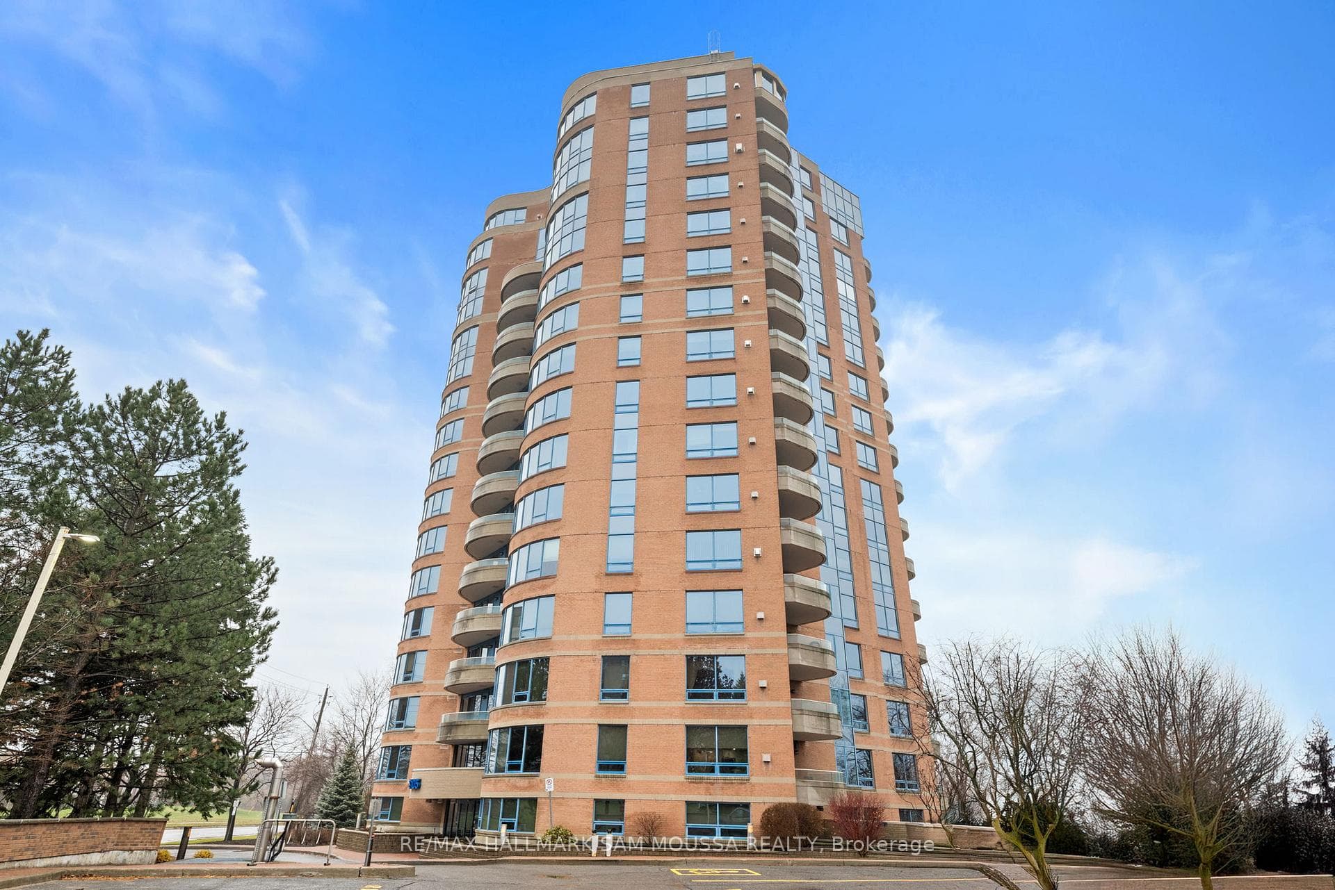 3105 Carling Avenue Unit 504 photo 3