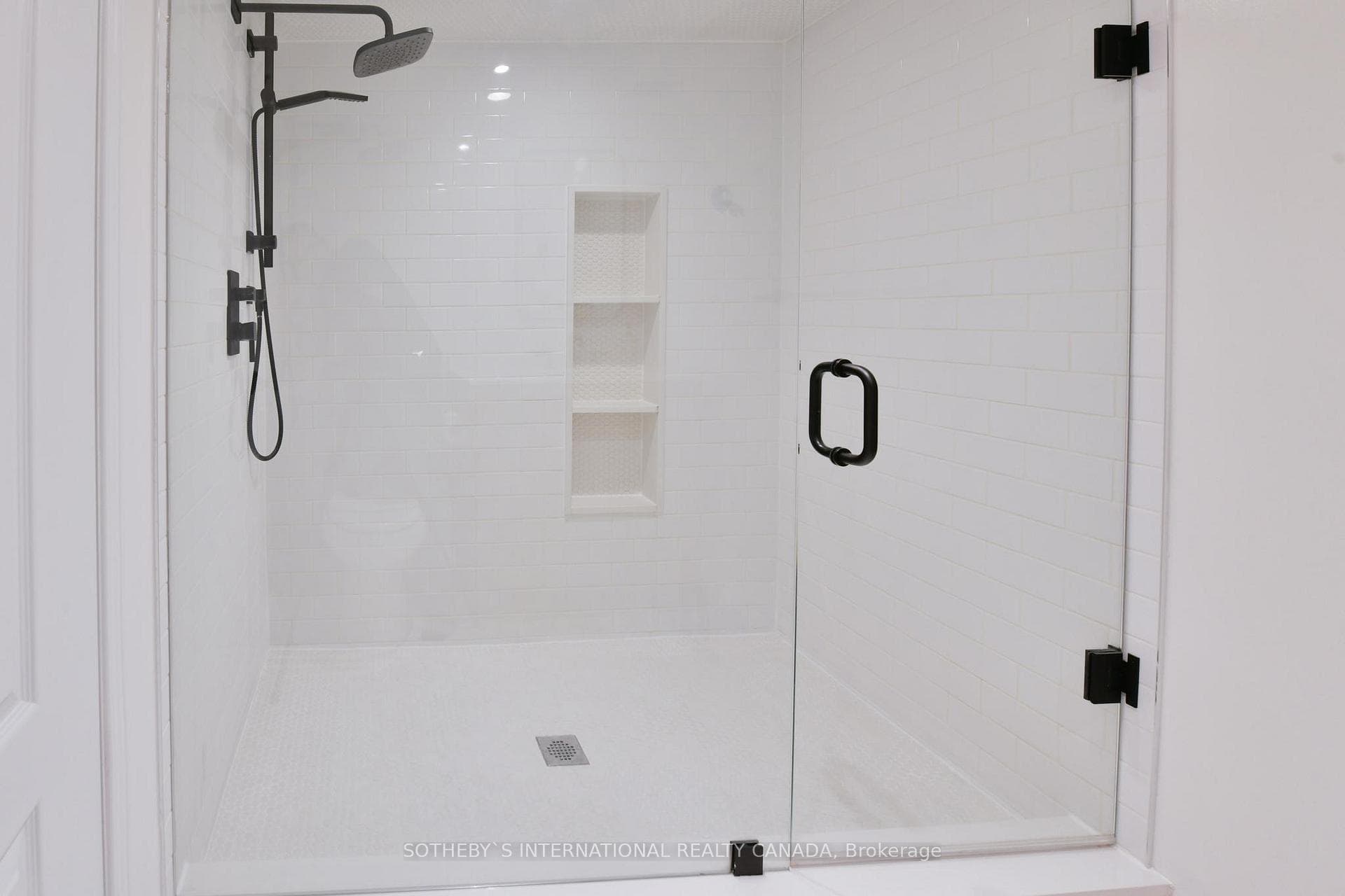 22 Laura Sabrina Drive photo 28