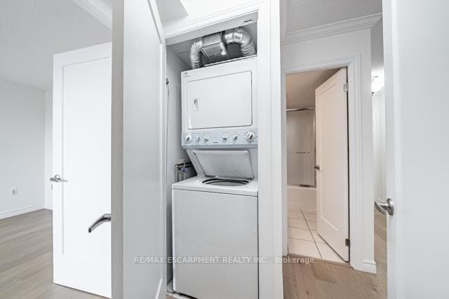 2055 Upper Middle Road Unit 808 photo 13