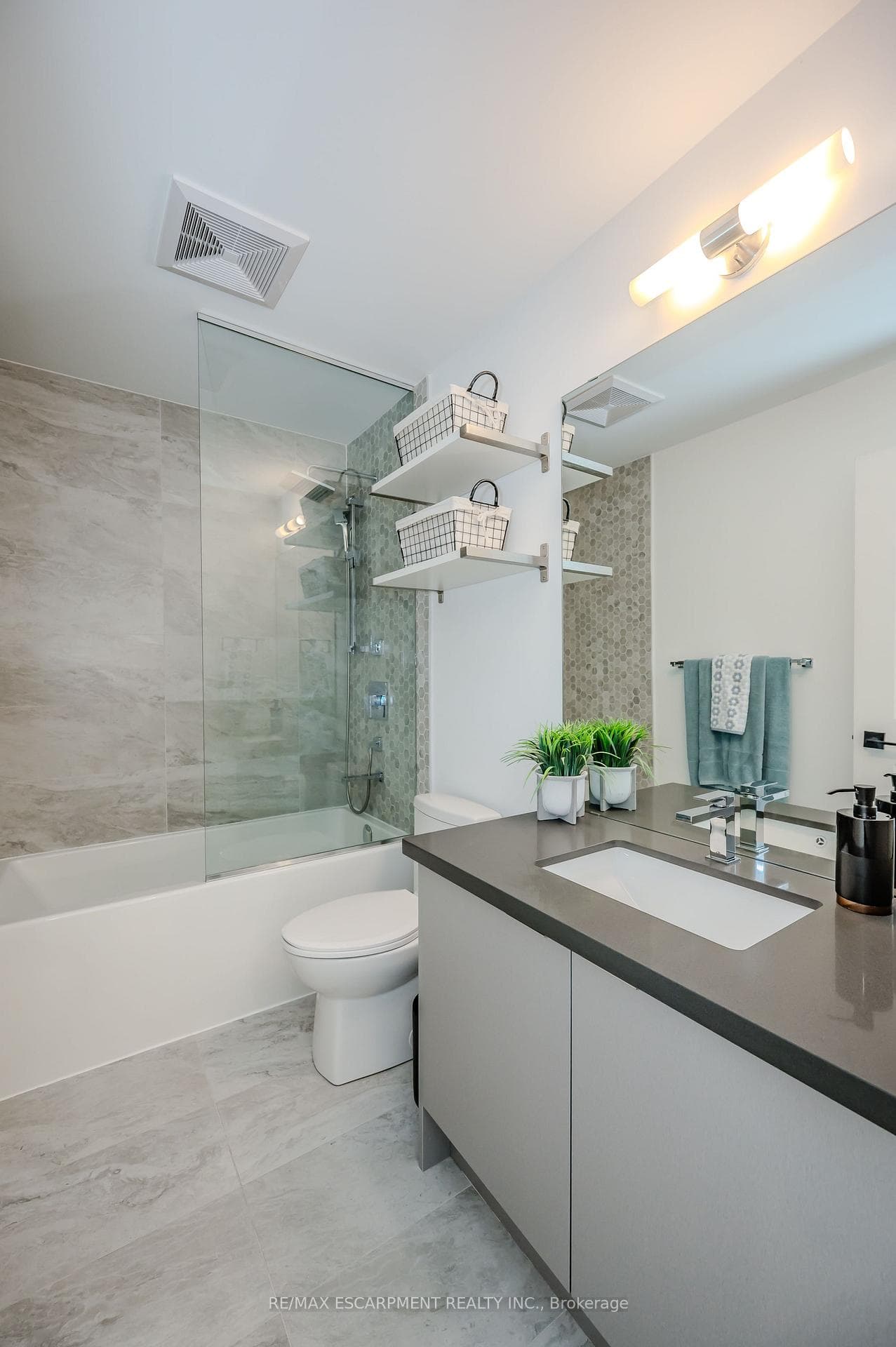 2481 Taunton Road Unit 705 photo 19