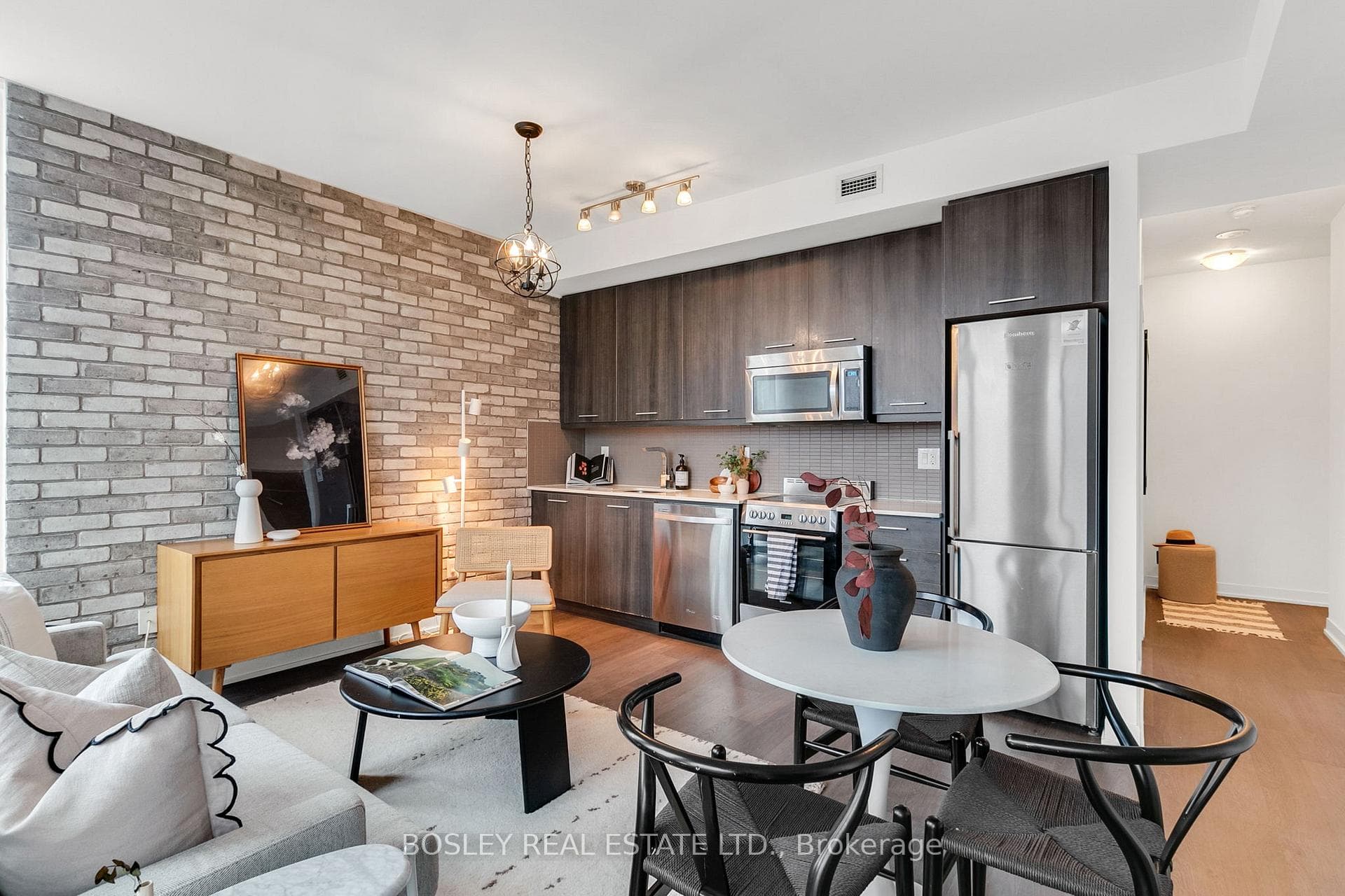 105 George Street Unit 1404 photo 9