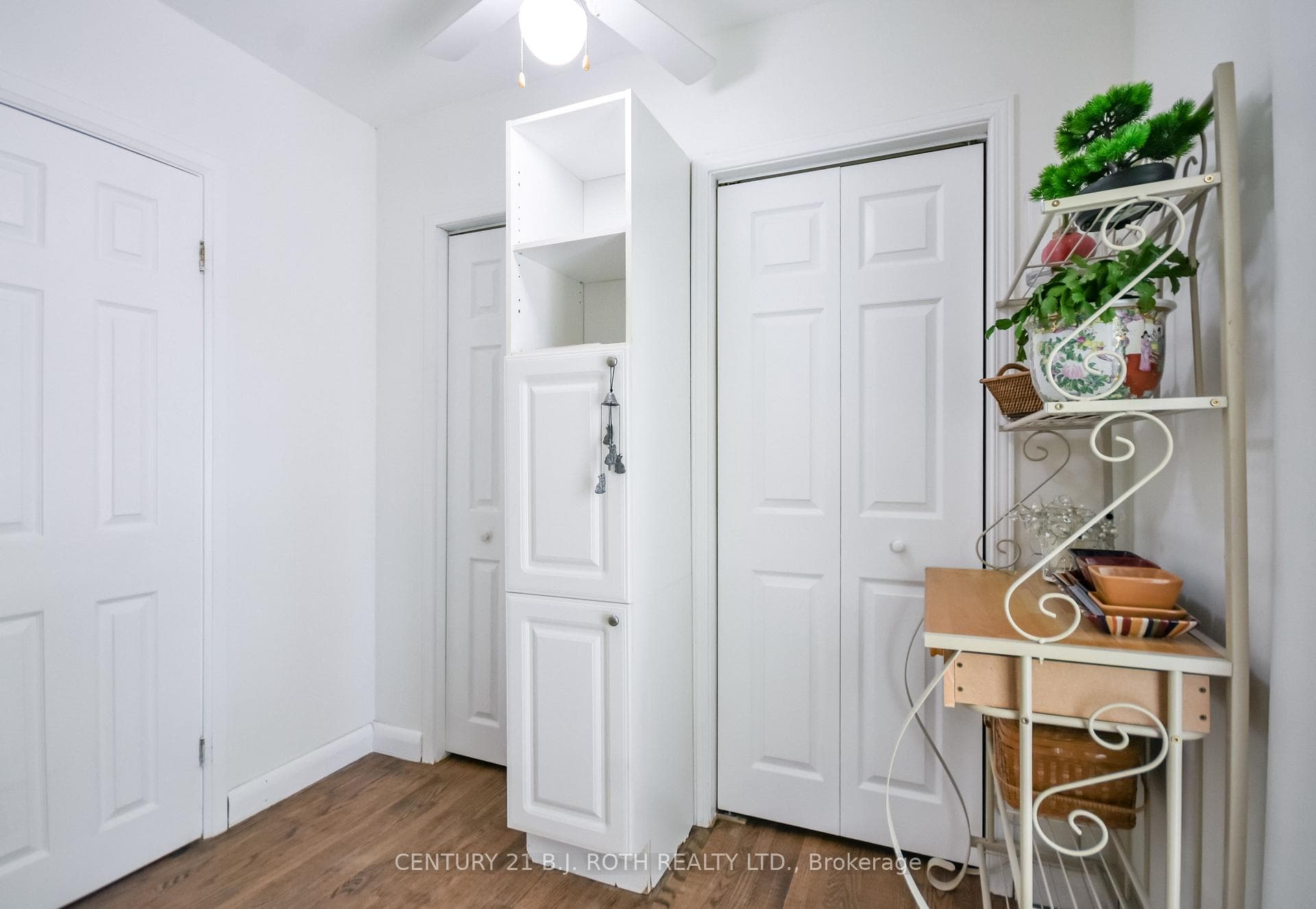 223 Wellington Street photo 14