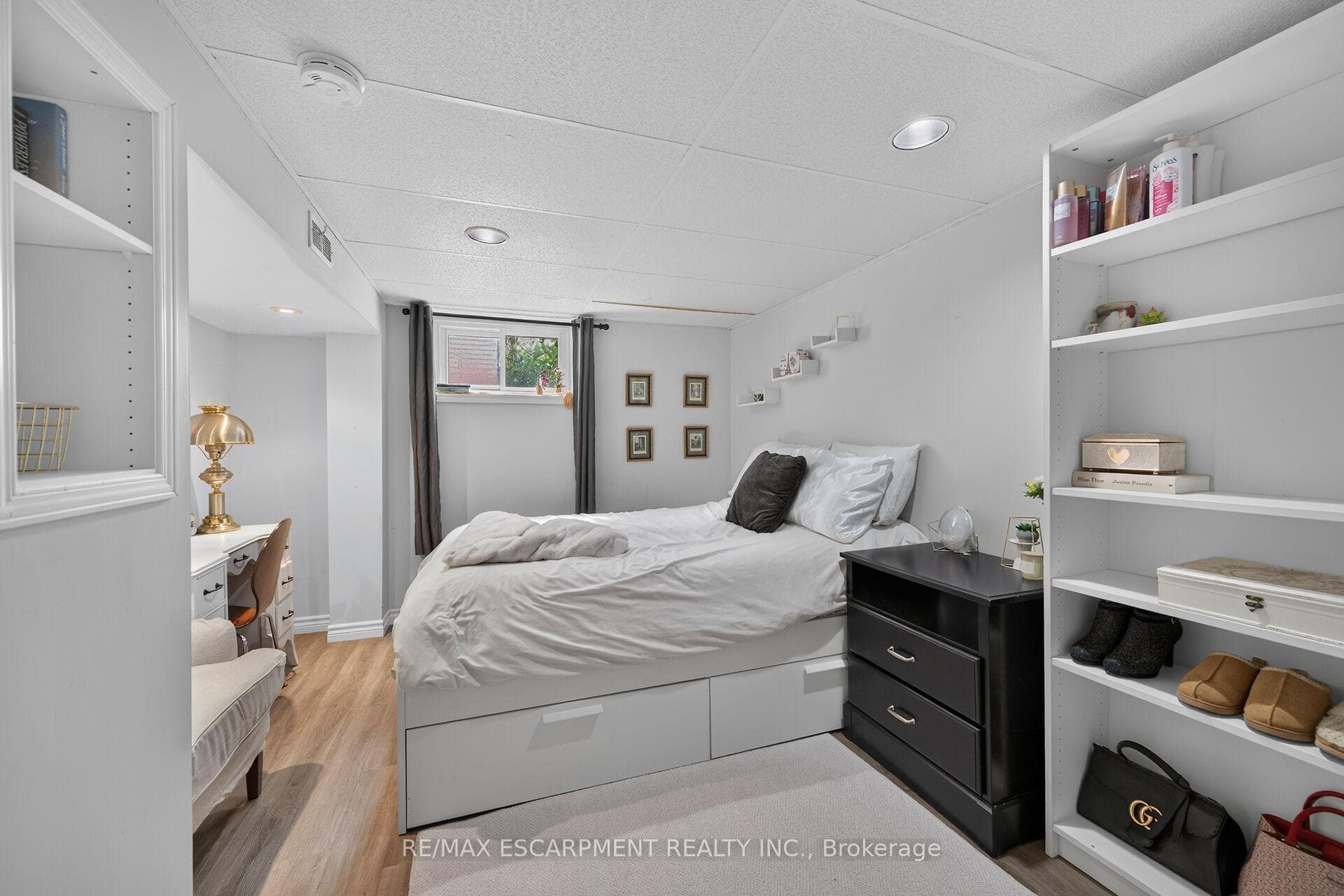 251 Mackenzie Crescent photo 35