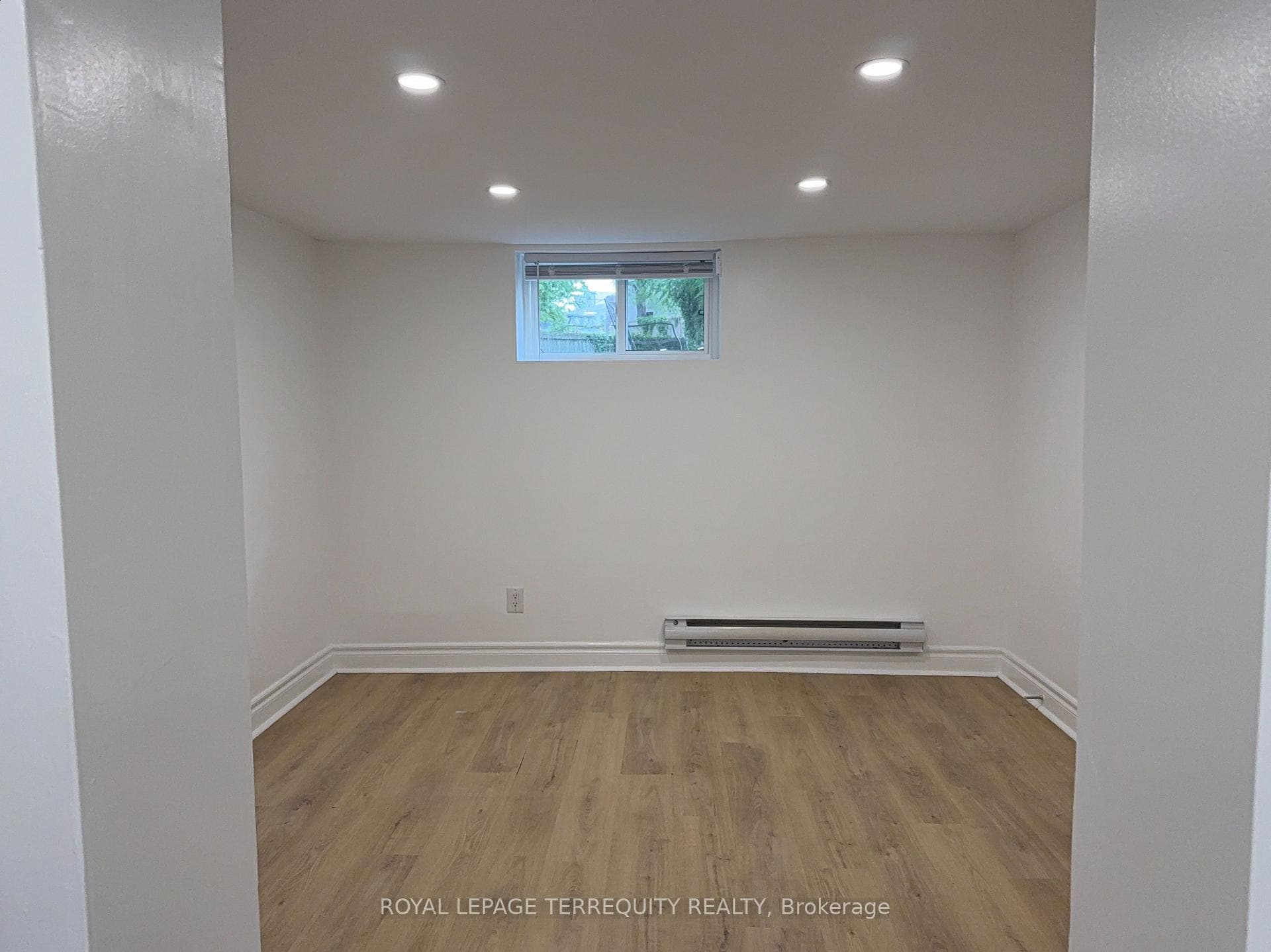 29 Khedive Avenue Unit 2 photo 5