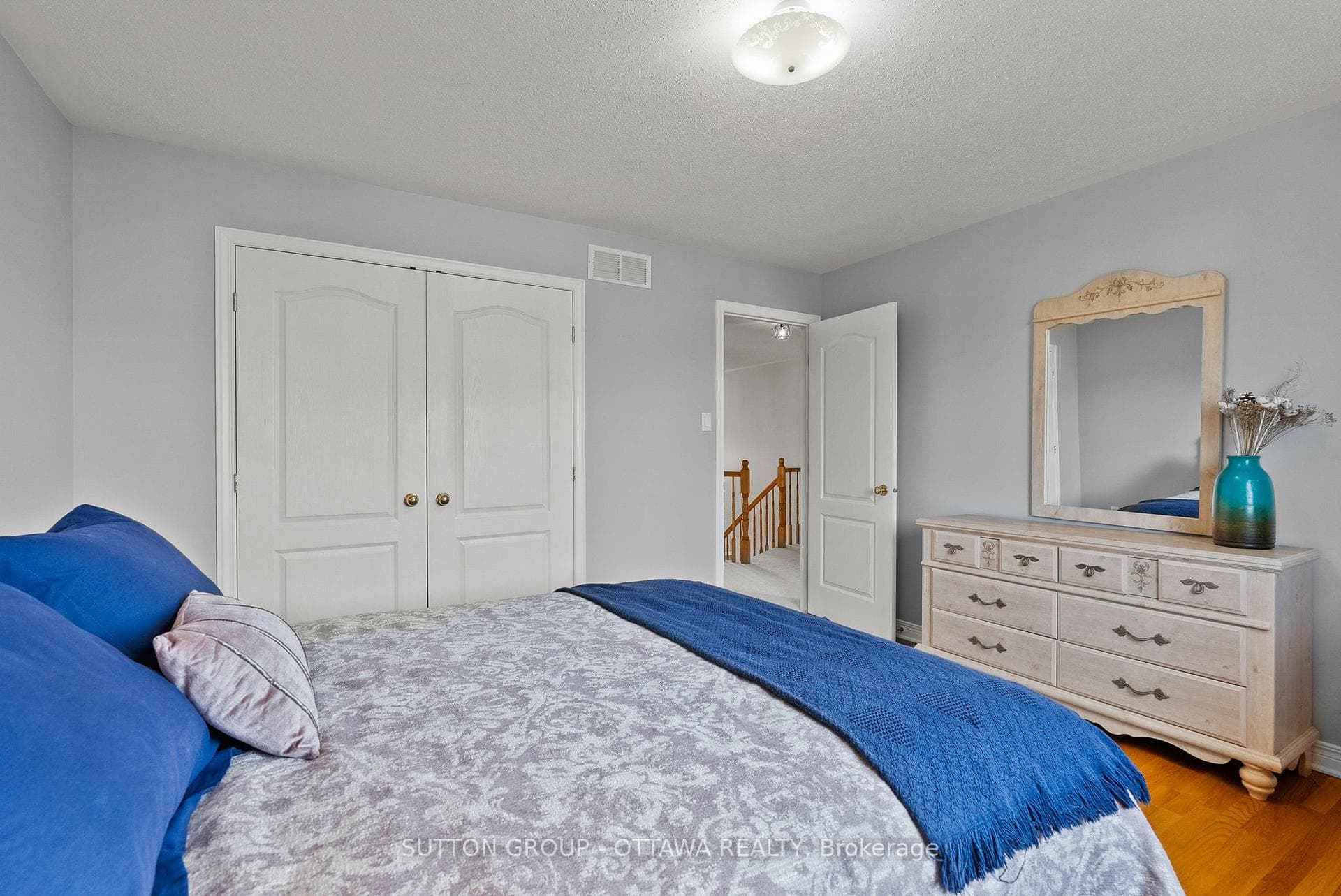 21 Avonmore Crescent photo 32