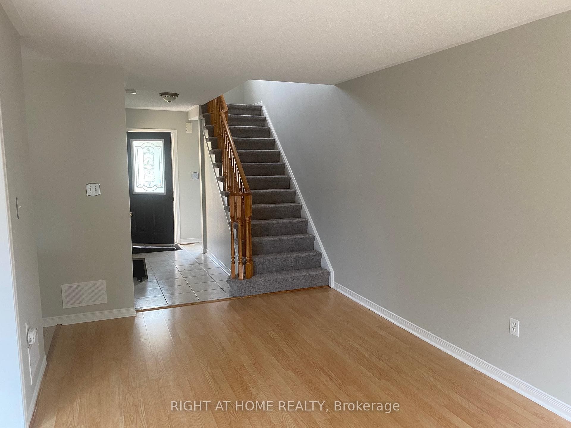 2351 Newcastle Crescent photo 6
