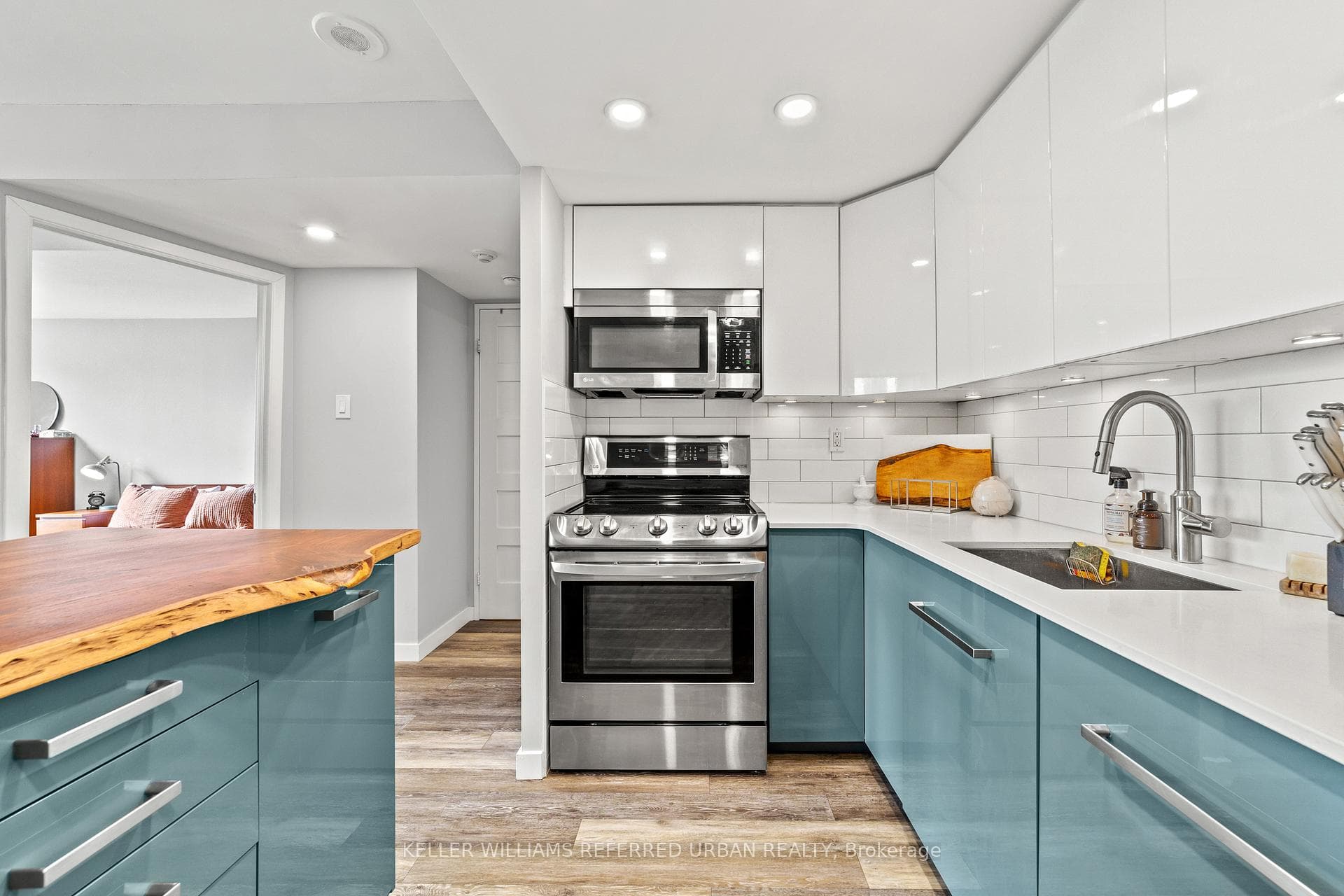 Stainless Steel Appl. and Floating Island