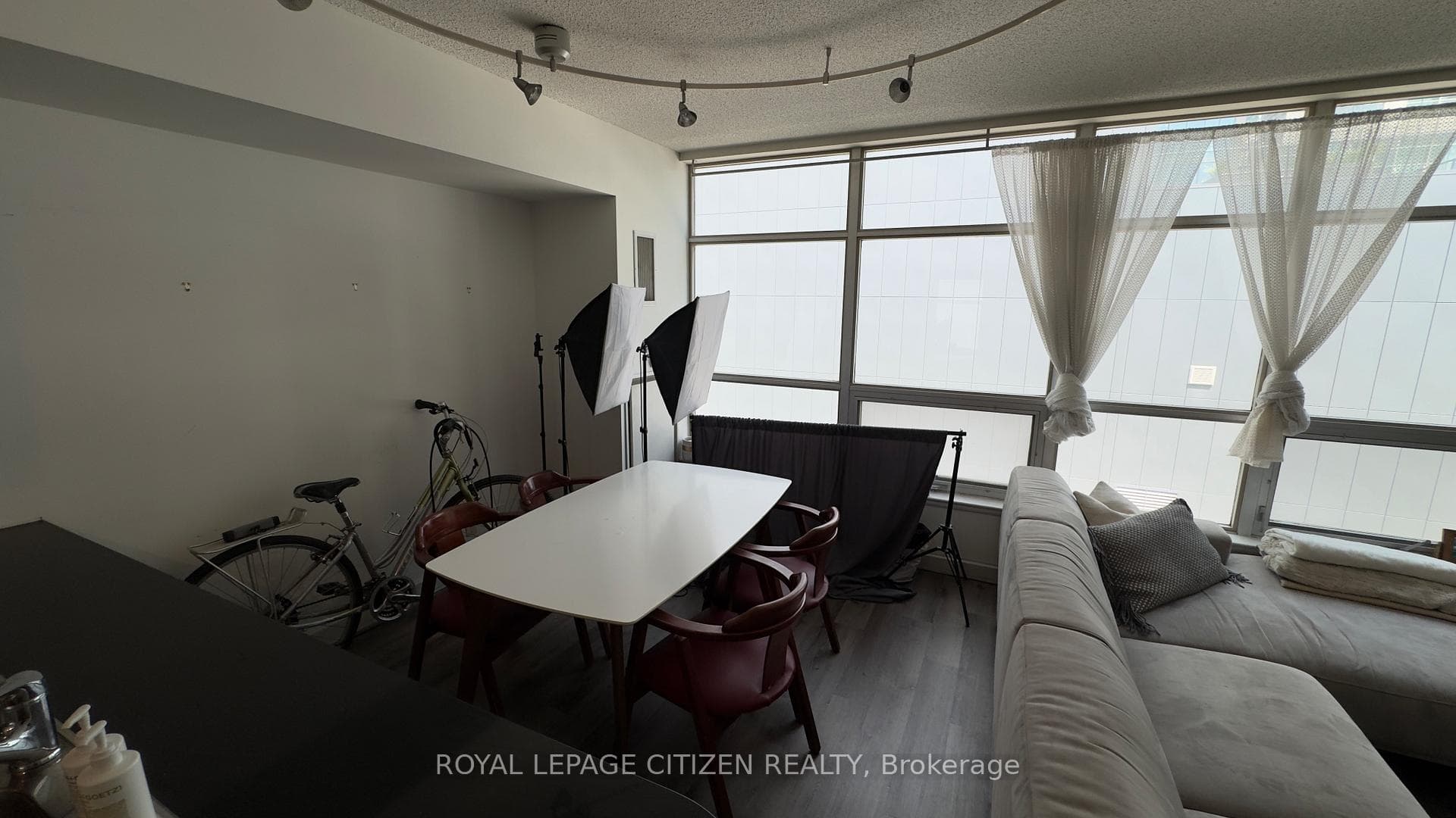 350 Wellington Street Unit 317 photo 17