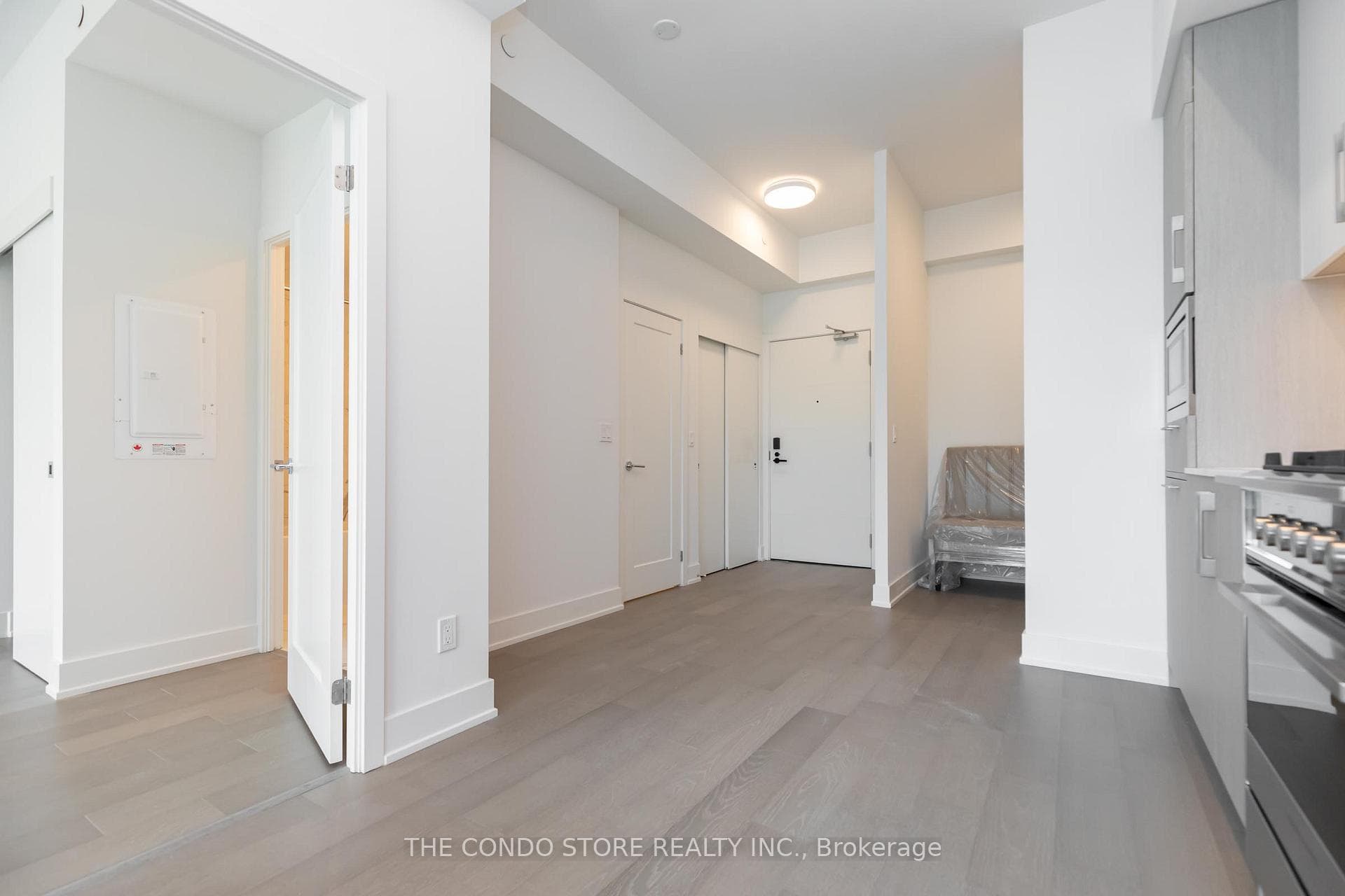8 Manor Road Unit 303 photo 13