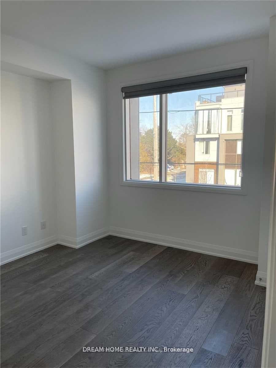 18 Greenbriar Road Unit 2 photo 6