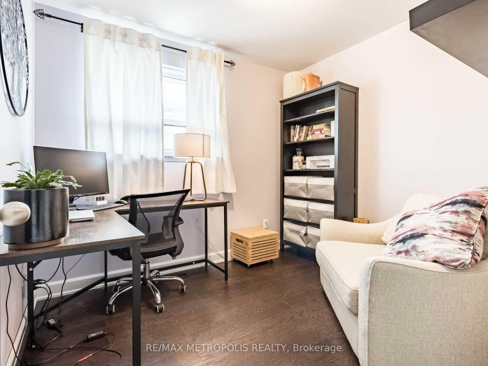 60 Reigate Avenue Unit Main photo 9