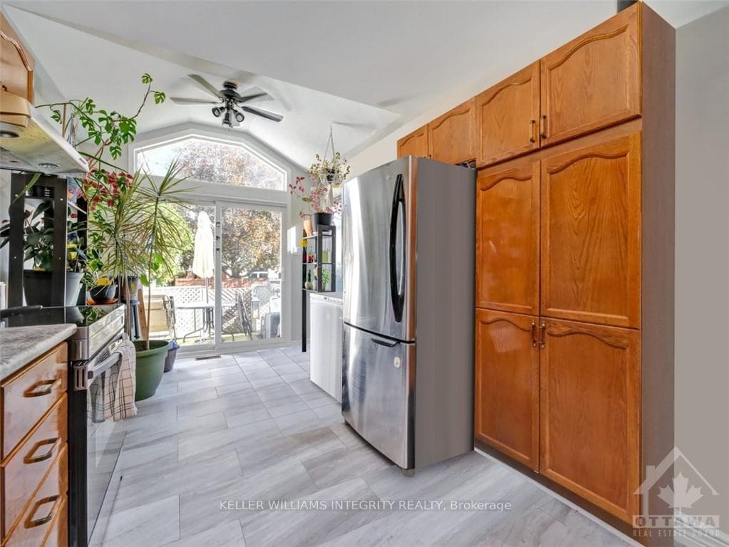 2099 LAUZON Street photo 9