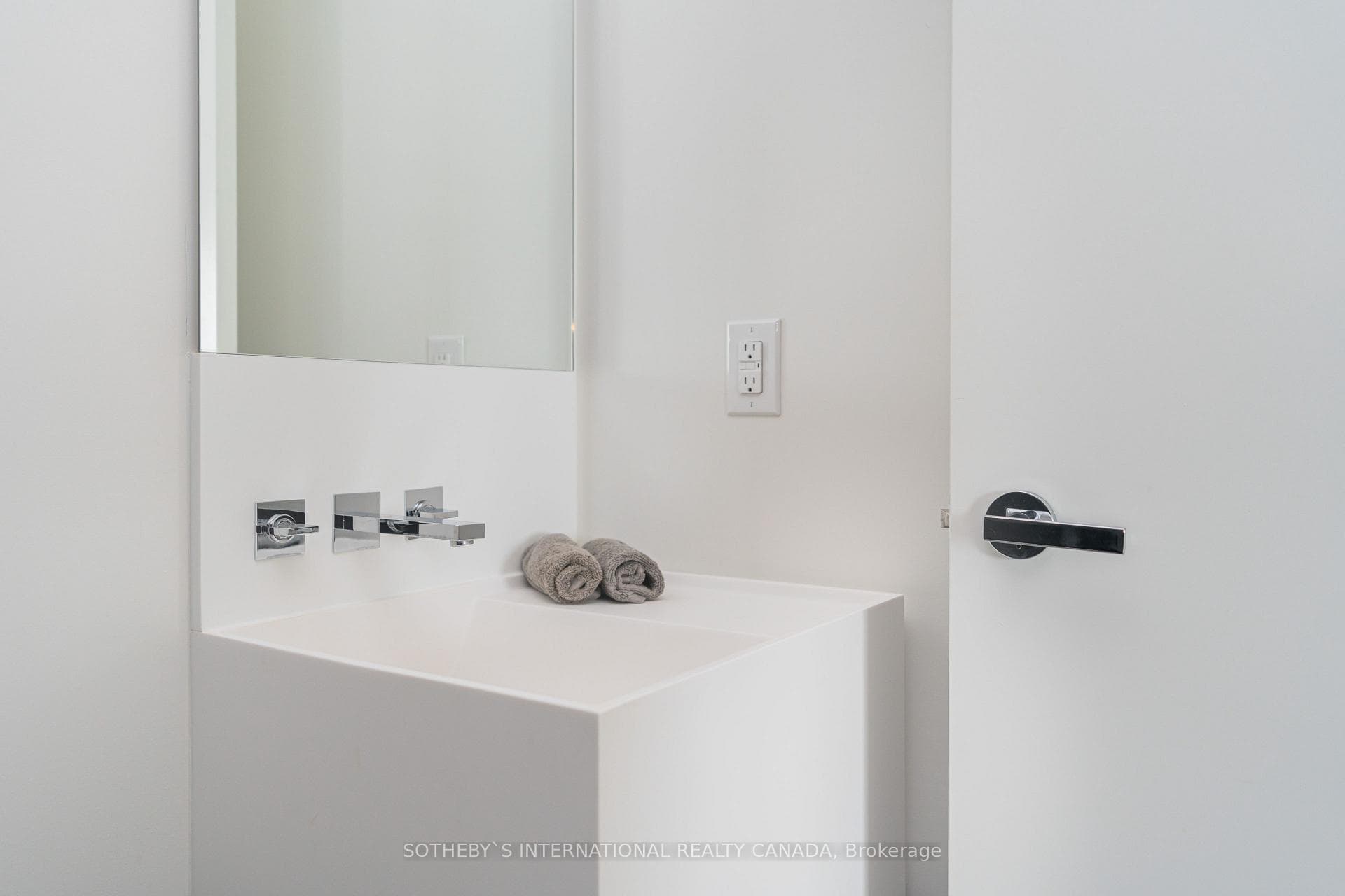 1 Bloor Street Unit 3501 photo 23