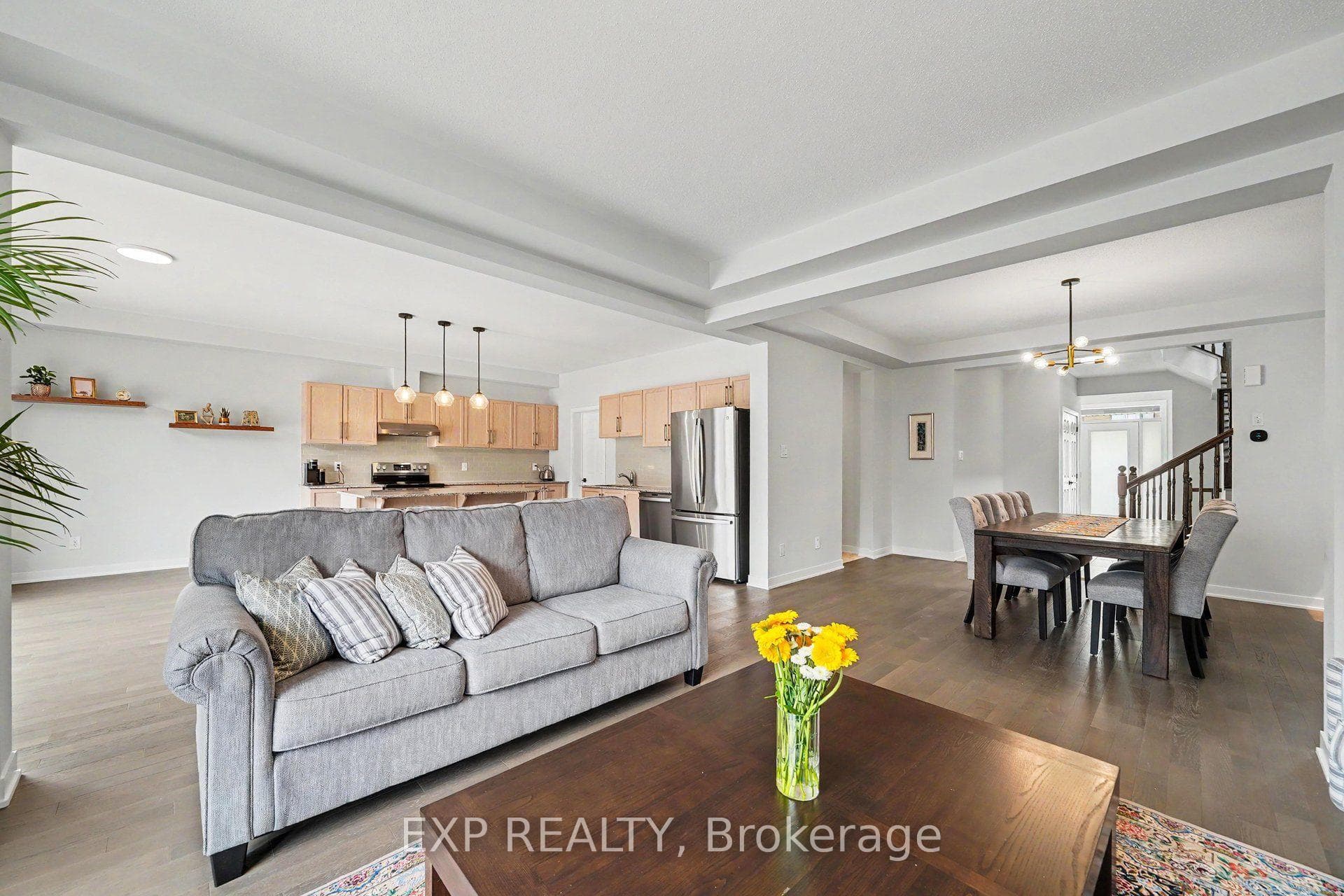 818 Crossgate Street photo 7