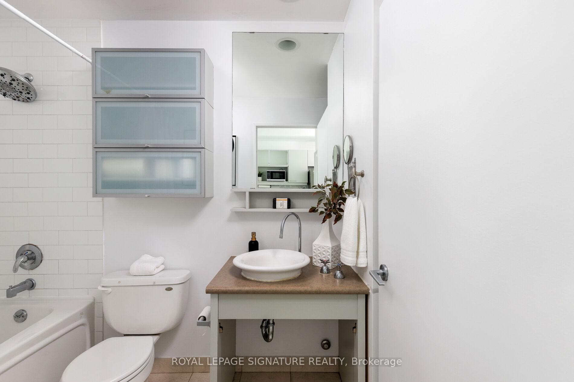 333 ADELAIDE Street Unit 534 photo 19