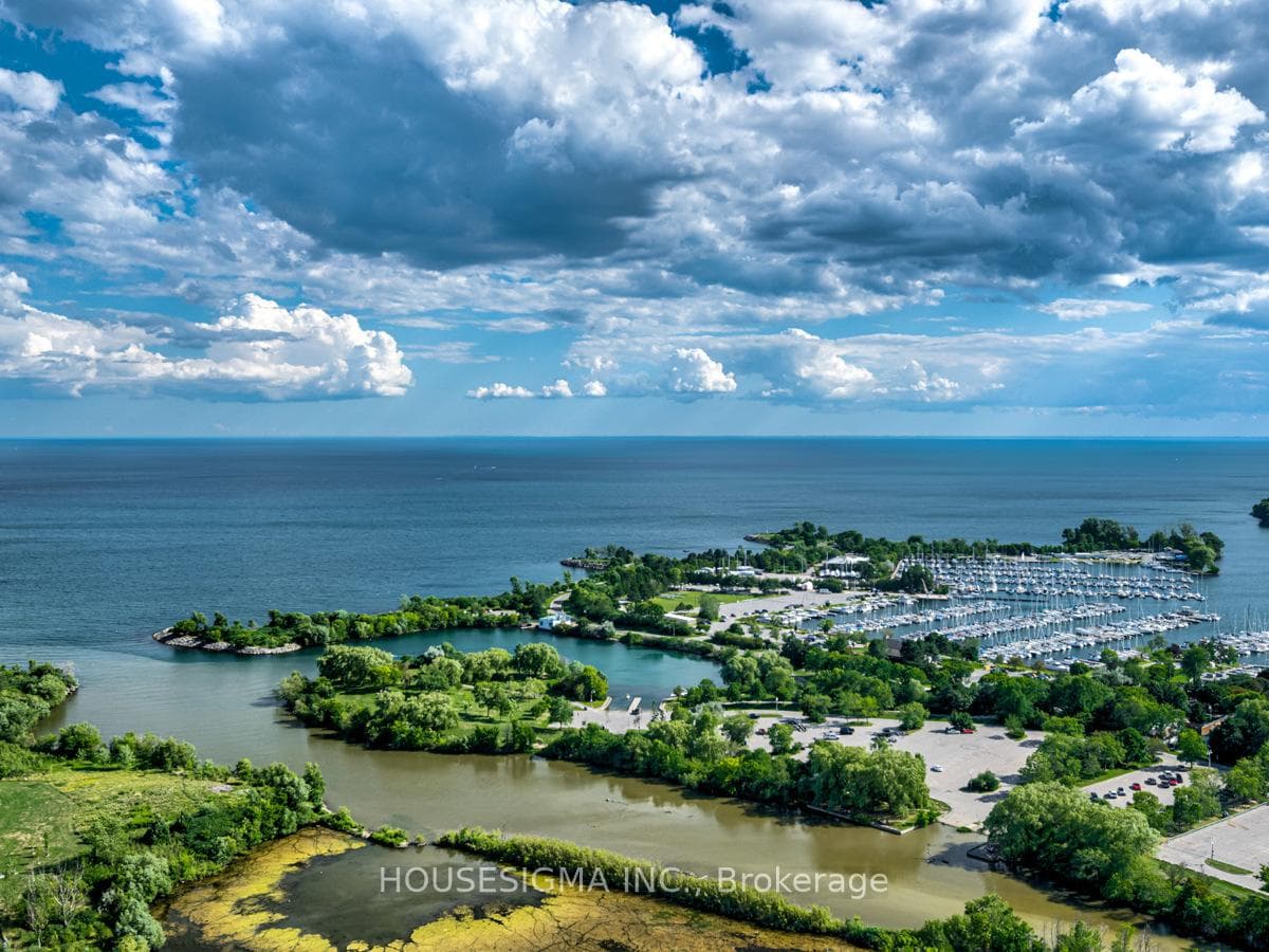 20 Shorebreeze Drive Unit 3209 photo 1