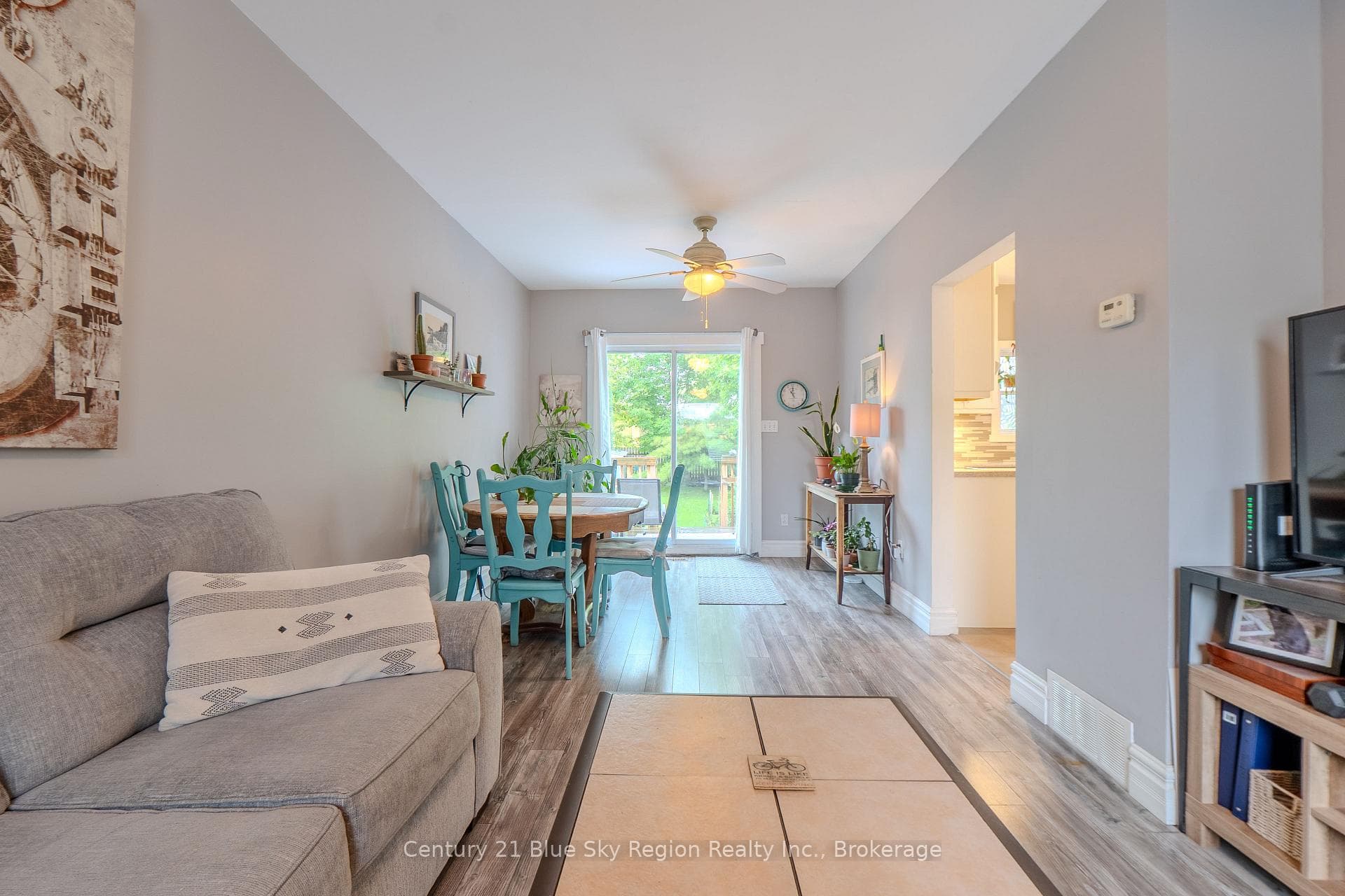 577 O'Brien Street photo 9