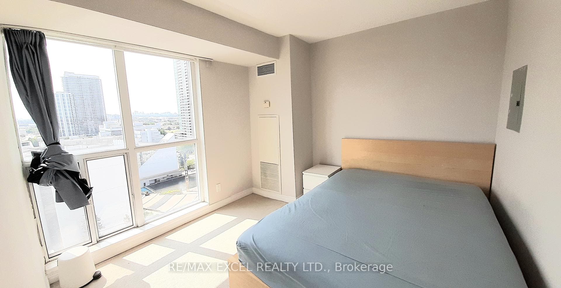 60 Town Centre Court Unit 1409 photo 3