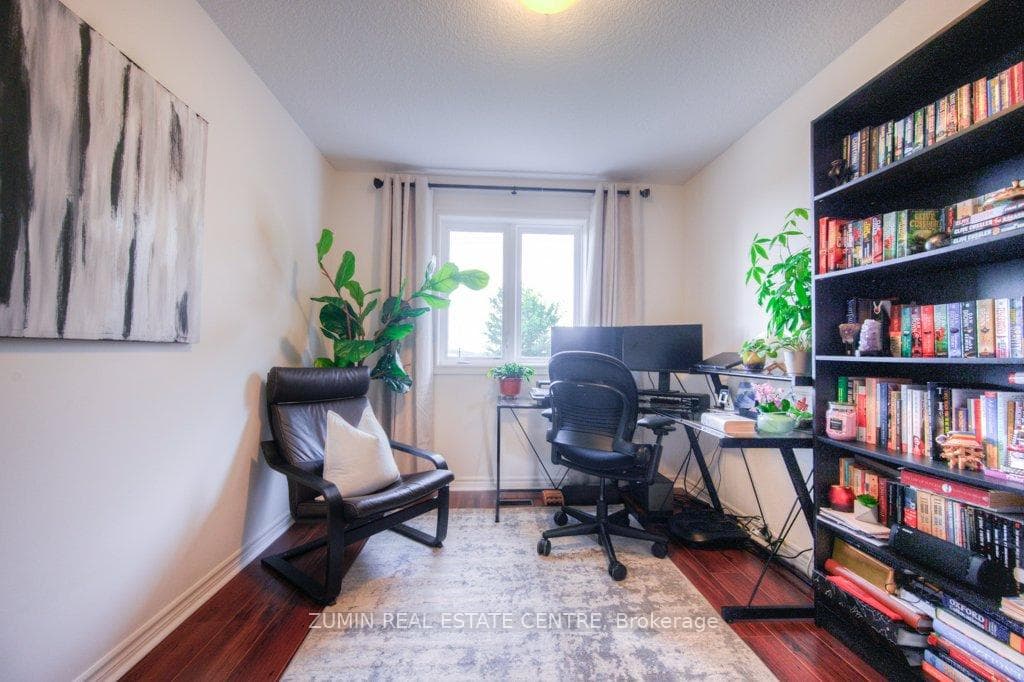 629 Isaiah Crescent photo 18