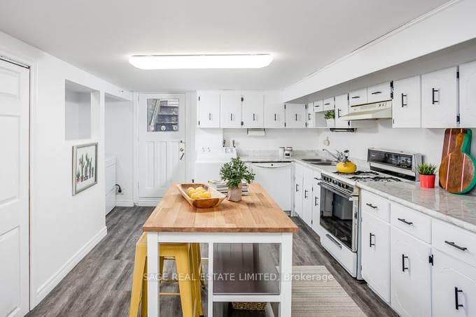 66 Manning Avenue Unit Bsmt photo 5