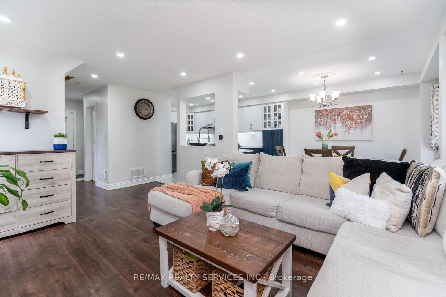 16 Regatta Crescent photo 11