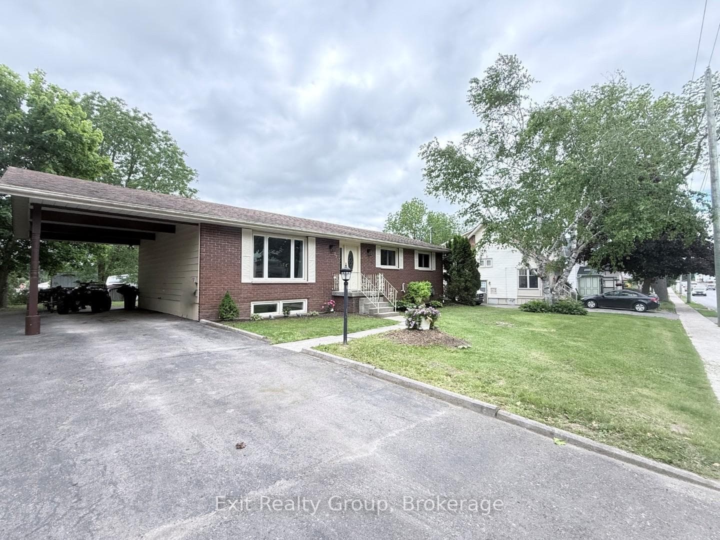 177 West Front Street photo 3