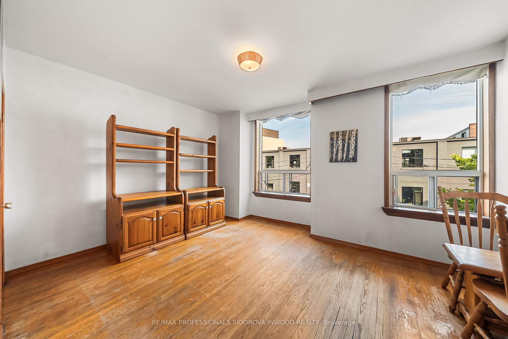 44 Golden Avenue photo 22