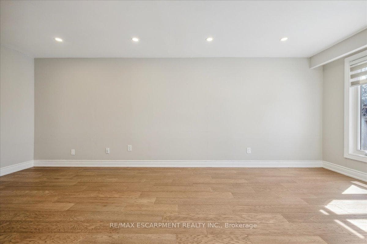 1120 Shadeland Drive photo 5