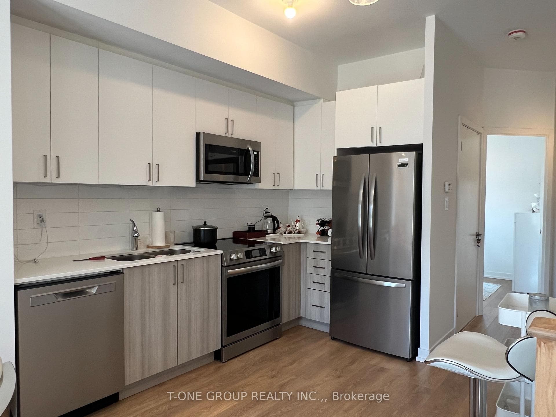 90 Tisdale Avenue photo 3