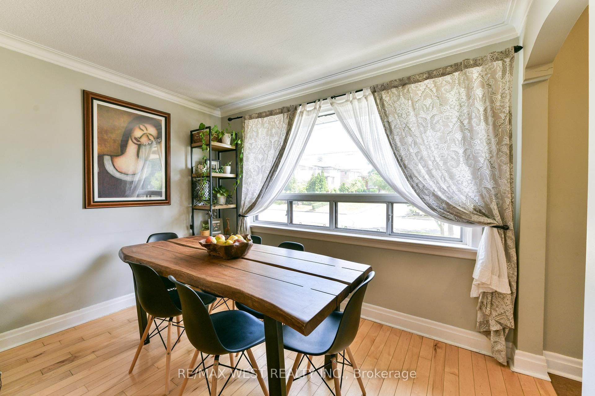 538 Queens Drive photo 10
