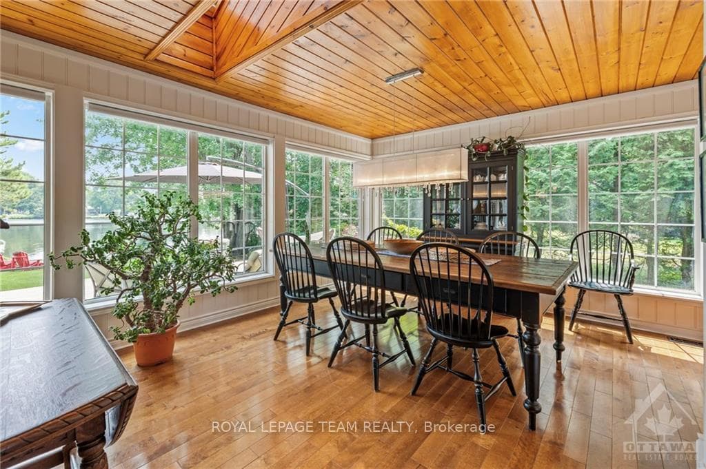 7009 RIDEAU VALLEY Drive photo 9