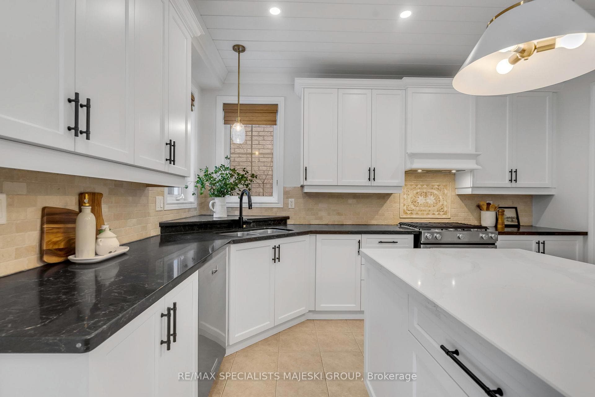 35 Vanguard Drive photo 15