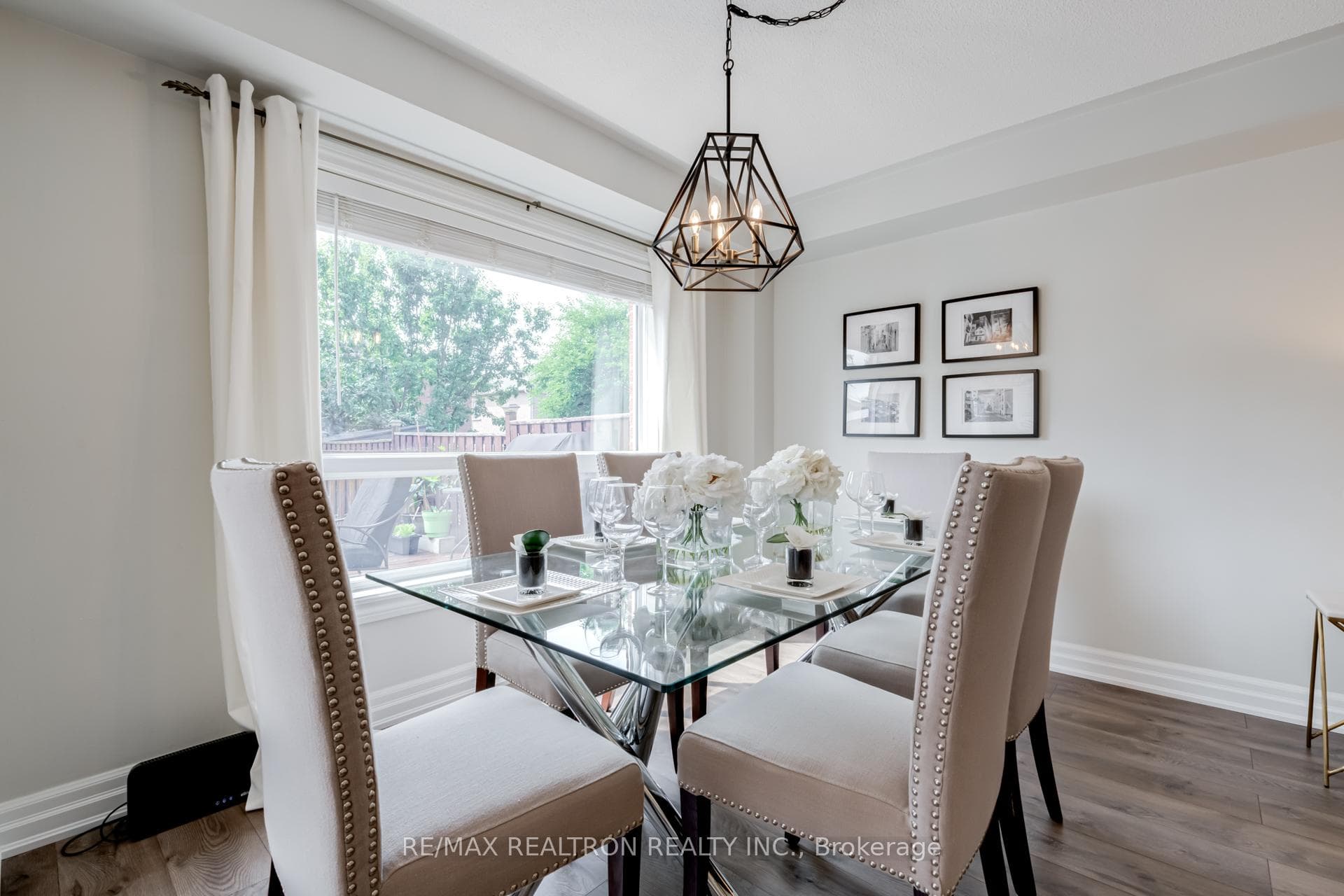 129 Mowat Crescent photo 8