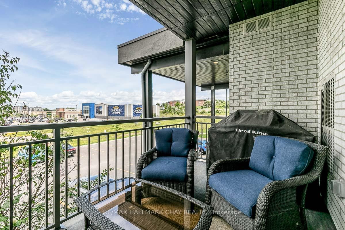 299 Cundles Road Unit 205 photo 28