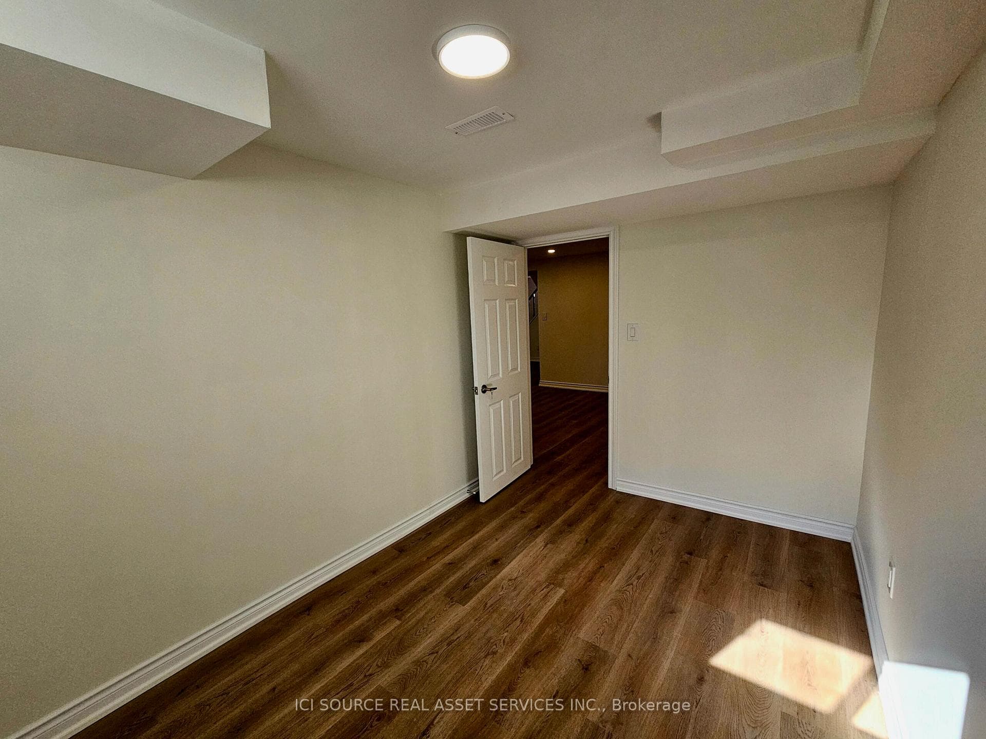36 Linton Avenue photo 11