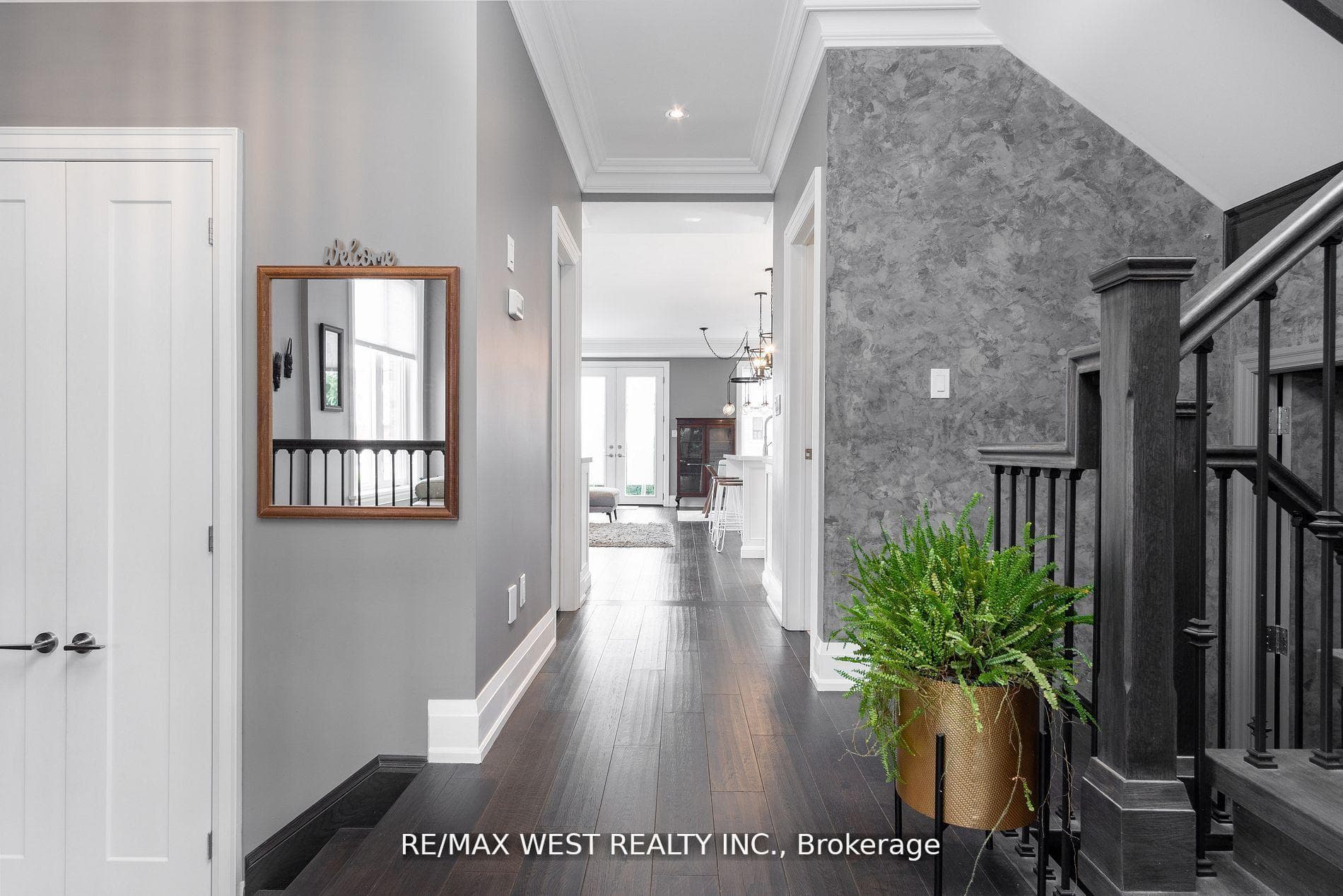 1 Rowan Avenue photo 7