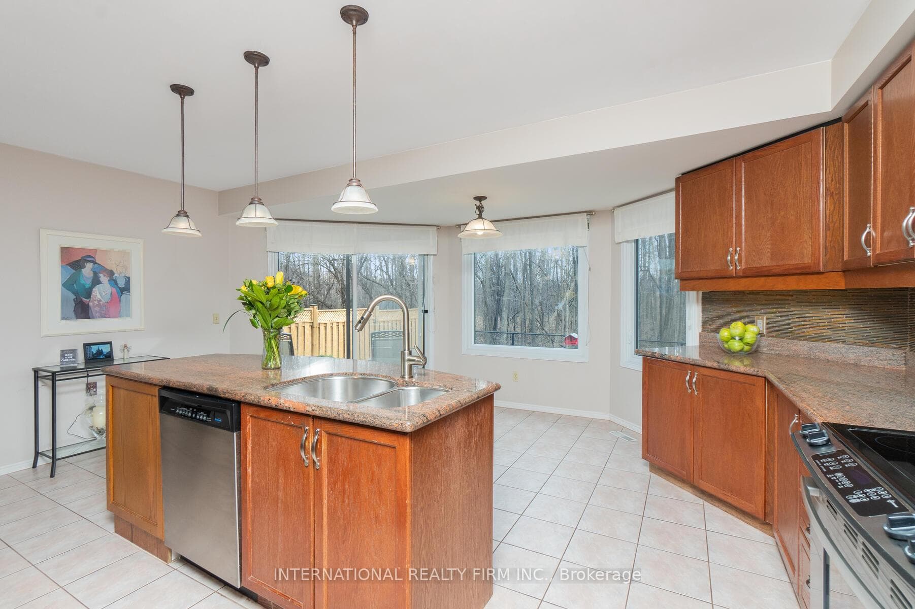 11 Nymark Place photo 8