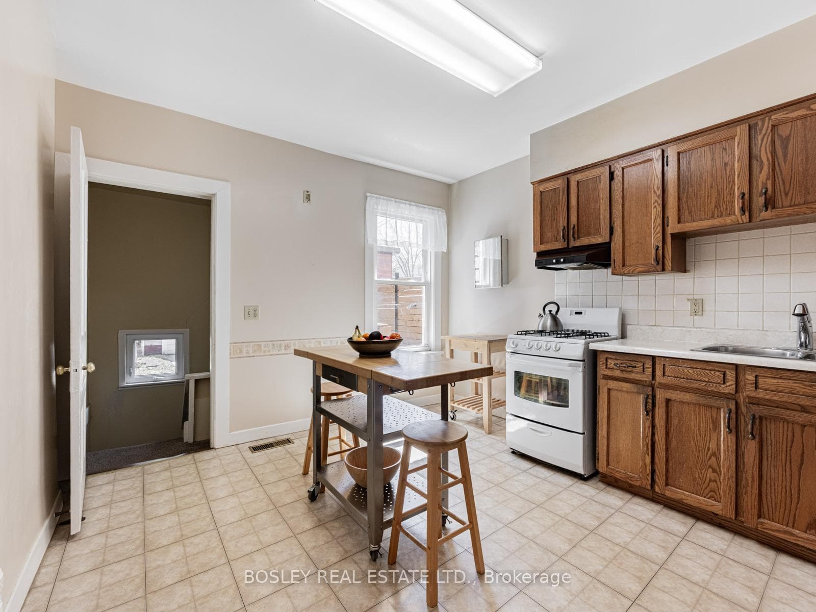 69A Garden Avenue photo 8