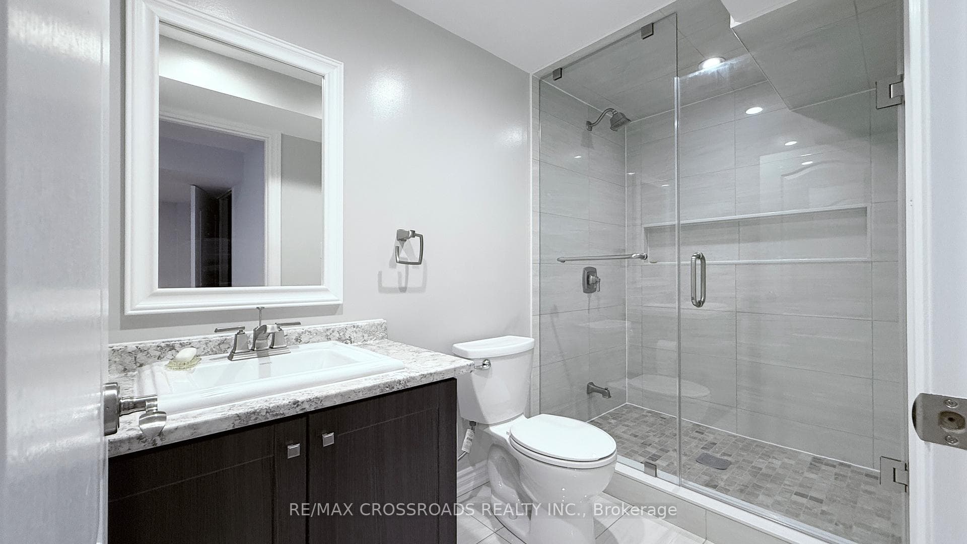 72 Skywood Drive photo 39
