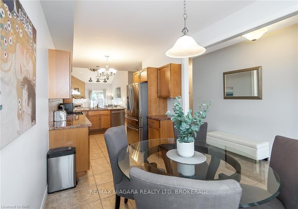 22 CONRAD Place photo 14