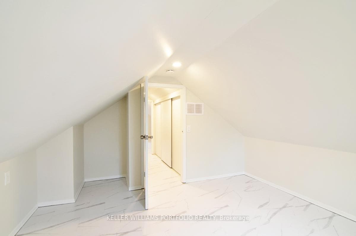 4 Columbine Avenue Unit Upper photo 35