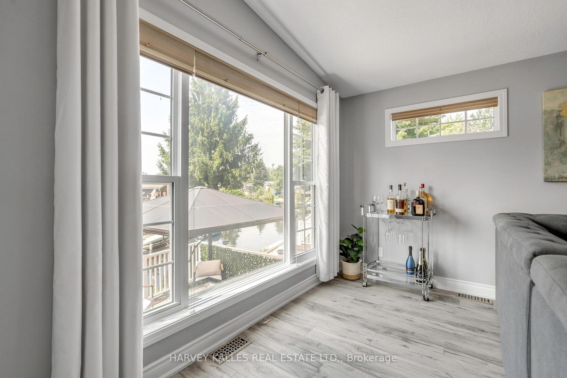 56 Jasper Heights photo 24