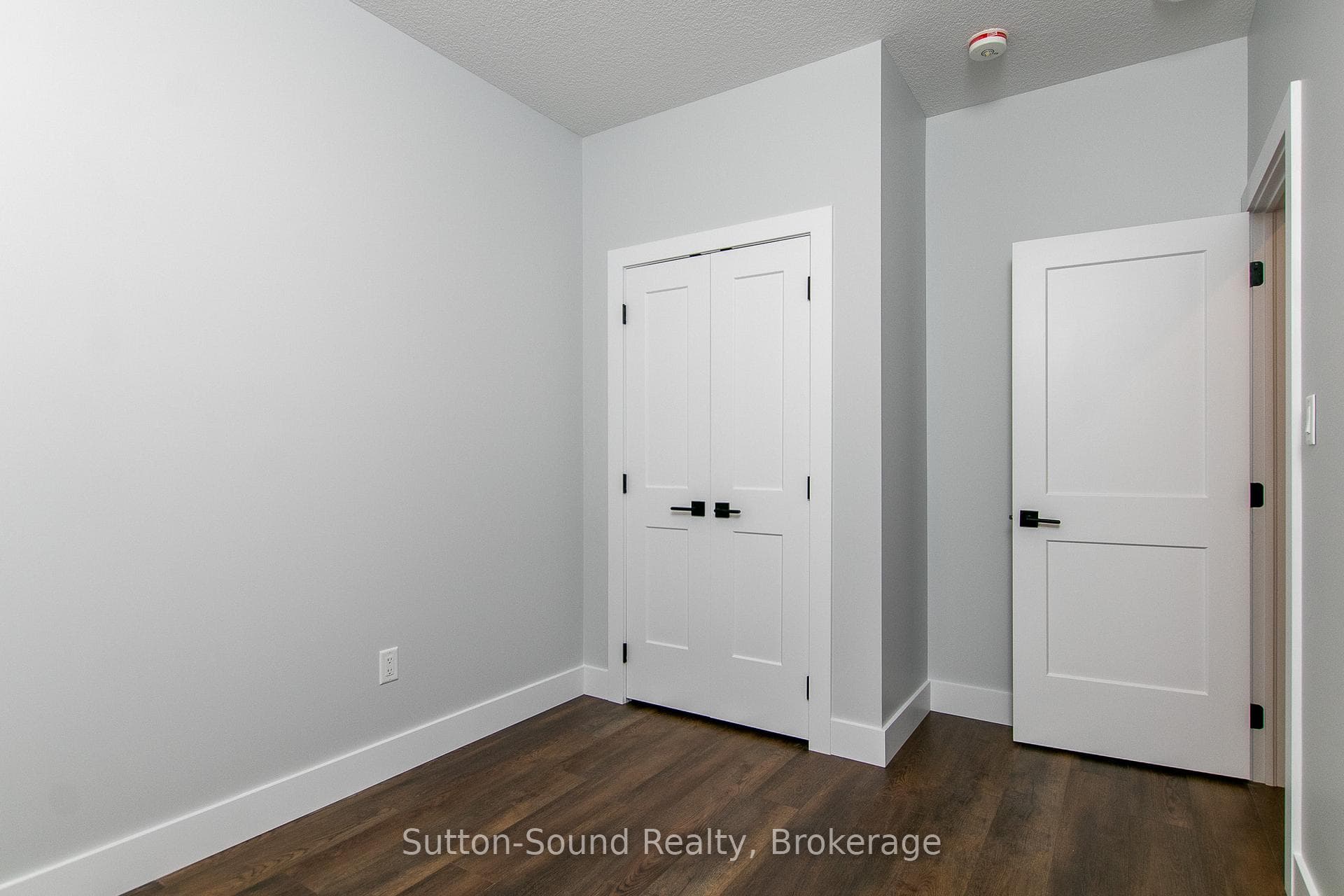 202 Queen Street Unit 5 photo 14