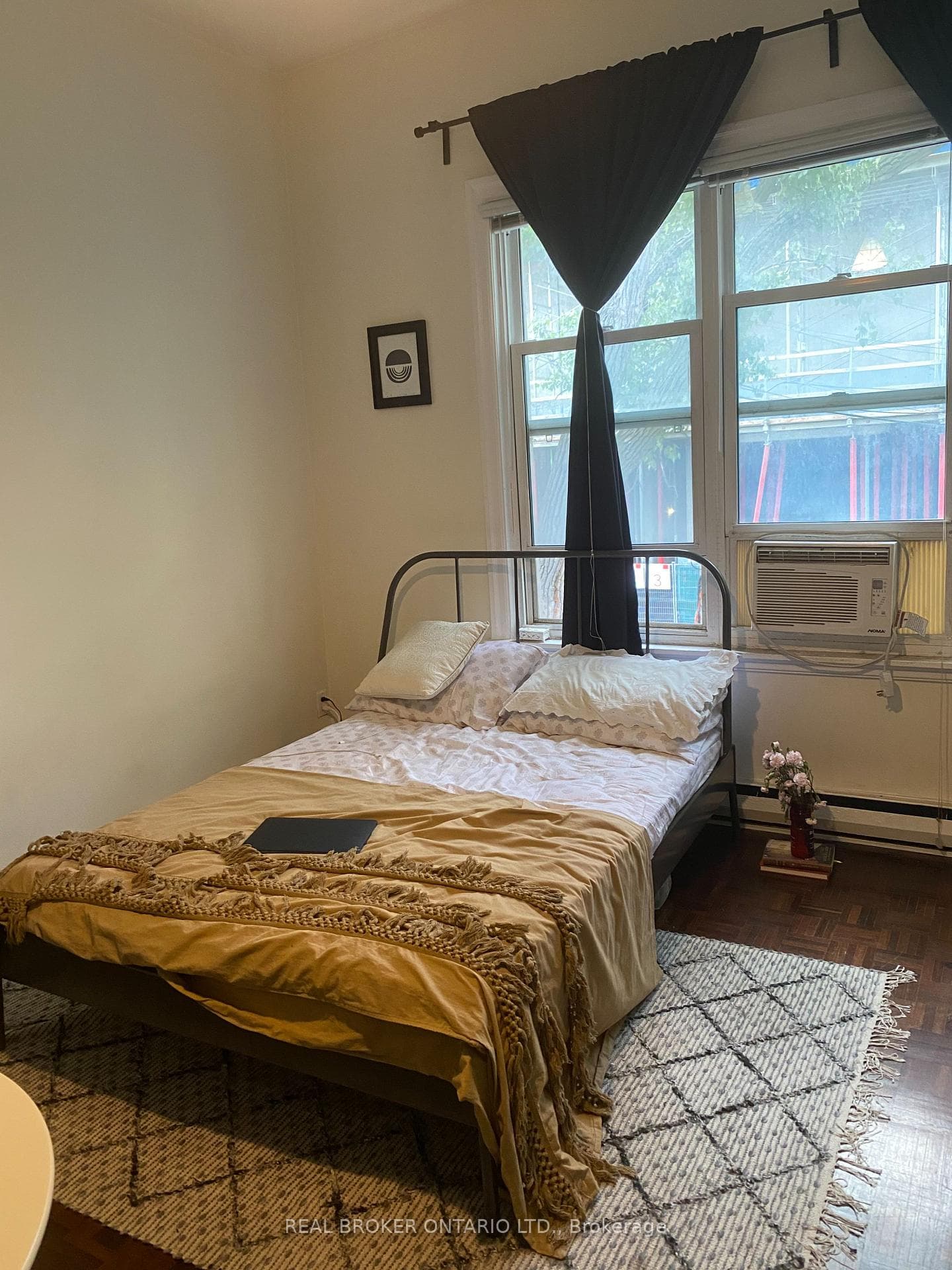 11 Clarence Square Unit 202 photo 8