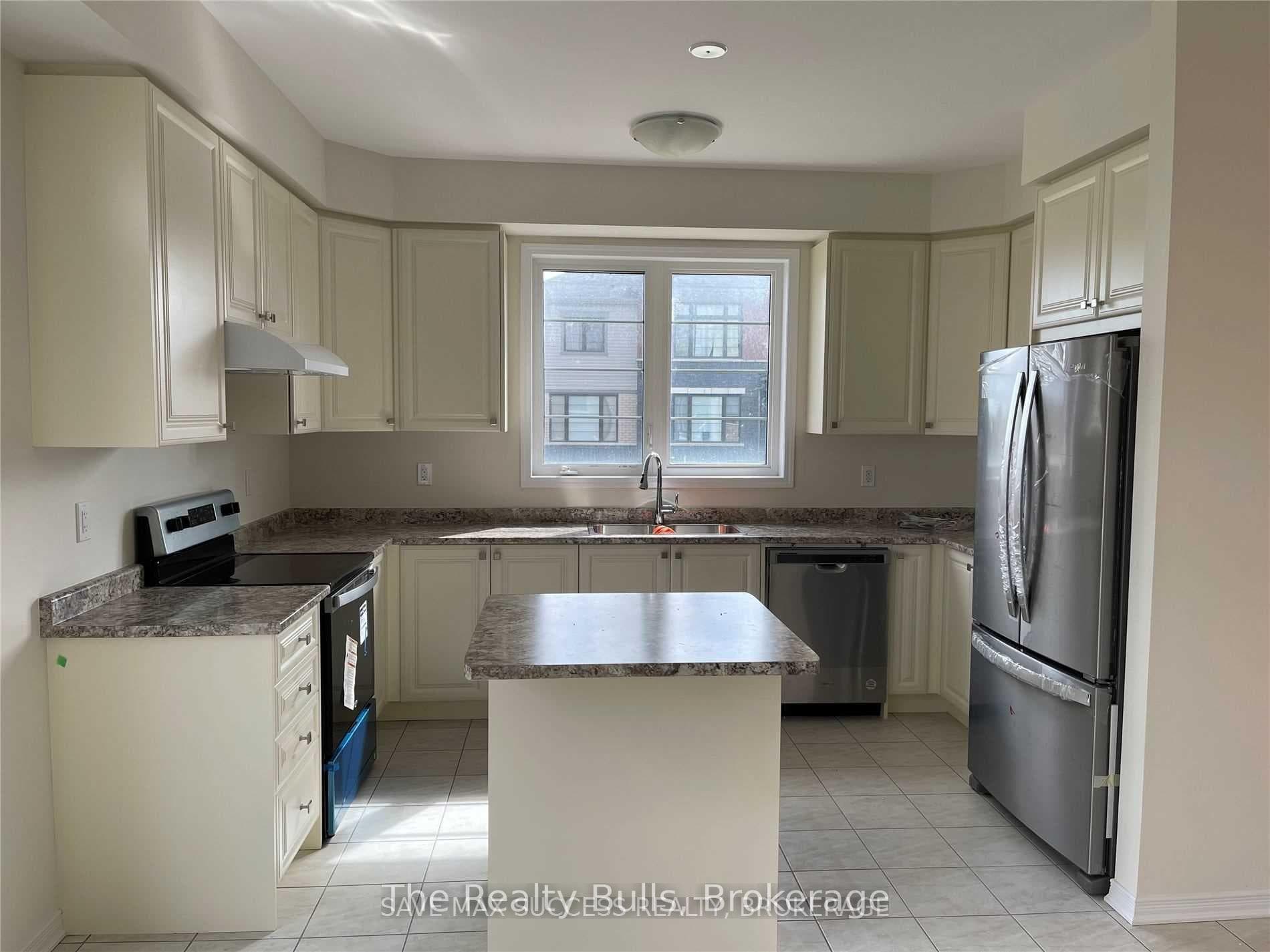 83 David Street photo 5