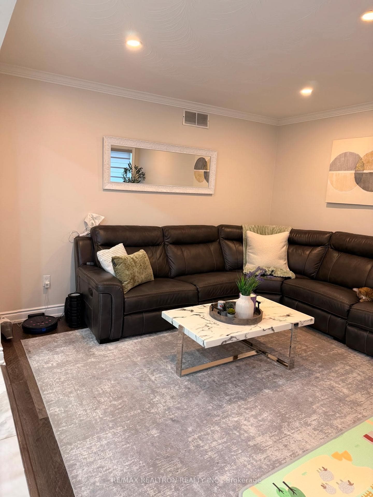 119 Elizabeth Street photo 11