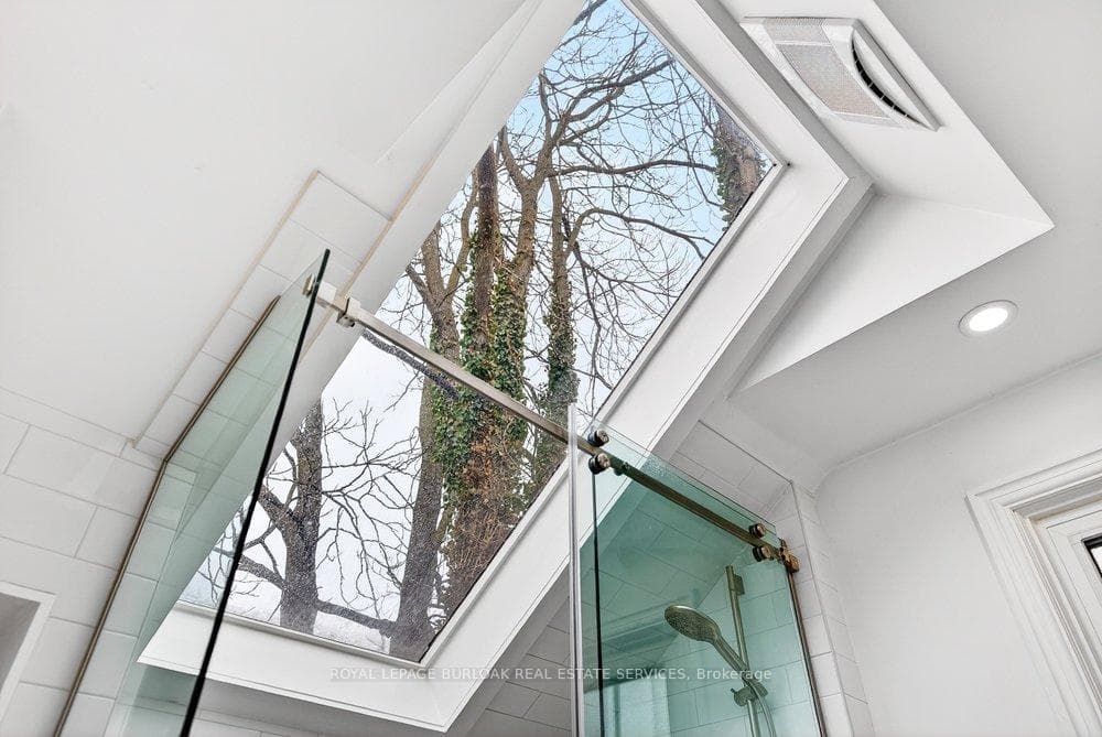 494 Martha Street photo 29
