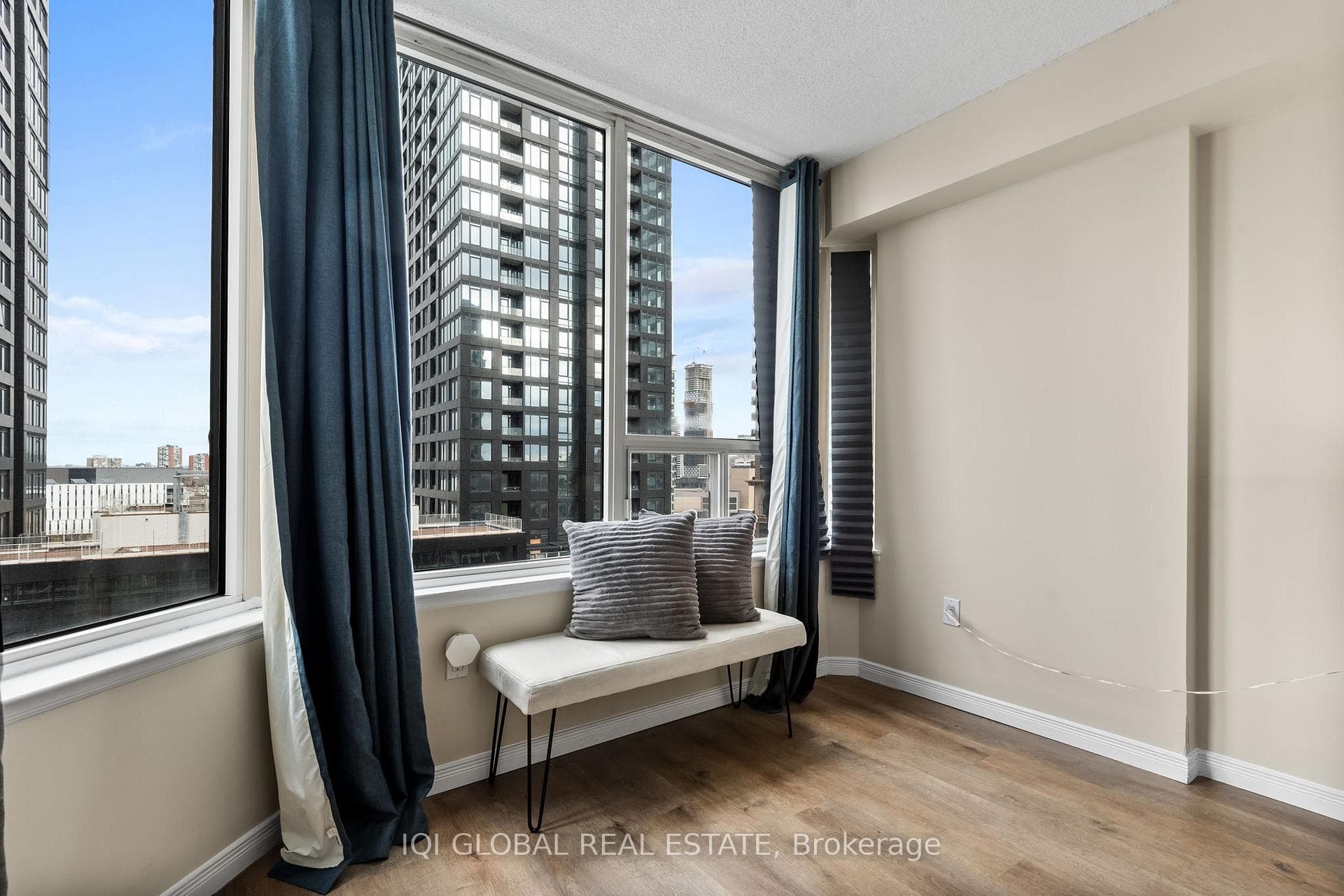 330 Rathburn Road Unit 1205 photo 17